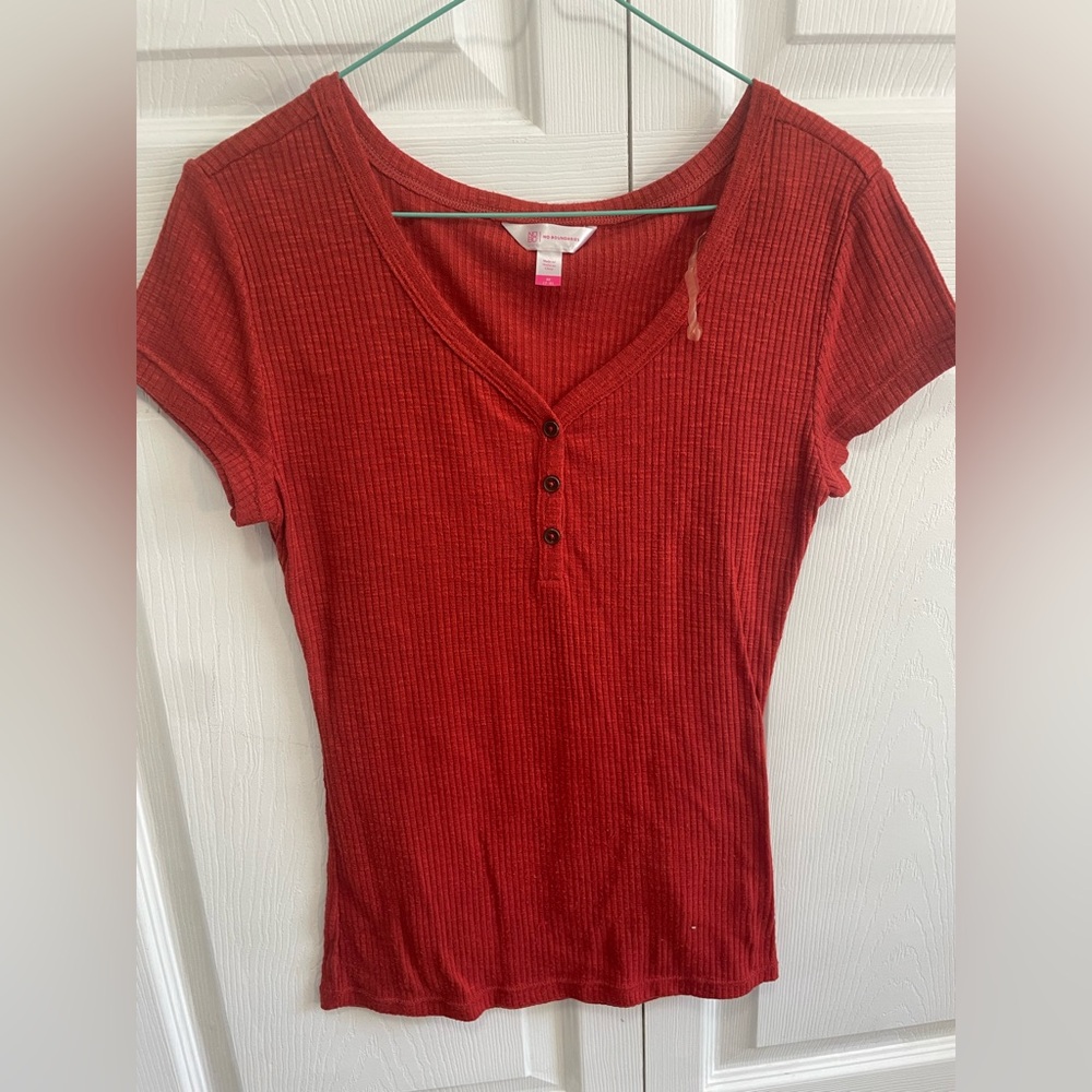 Juniors no boundaries v-neck shirt